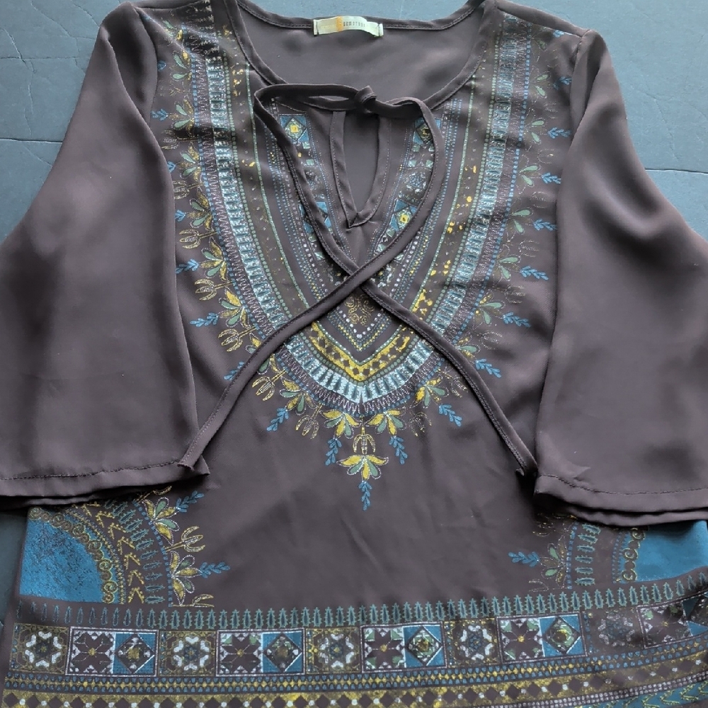 Elegant Women's Blouse with Geometric Patterns